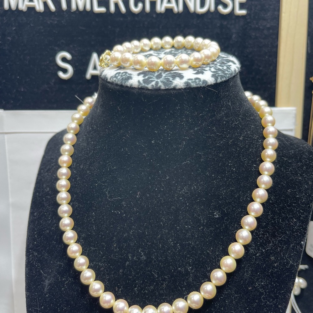 Giveaway Akoya  Pearl Necklace and bracelet for any purchase from live show